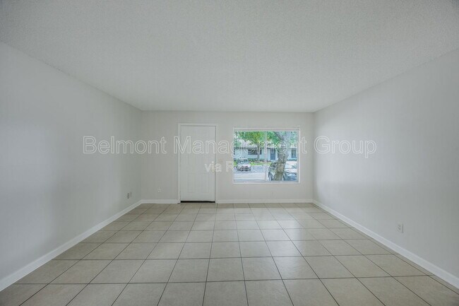 Foto del edificio - 605 Northlake Blvd