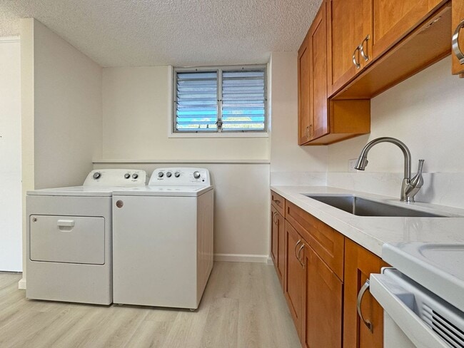 Building Photo - 927 Prospect St