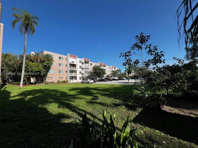 Foto del edificio - 8411 NW 8th St