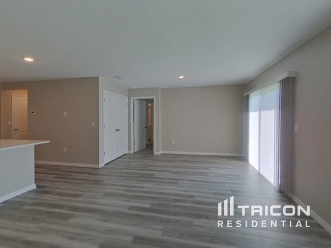 Building Photo - 3057 Pink Gerbera Sq