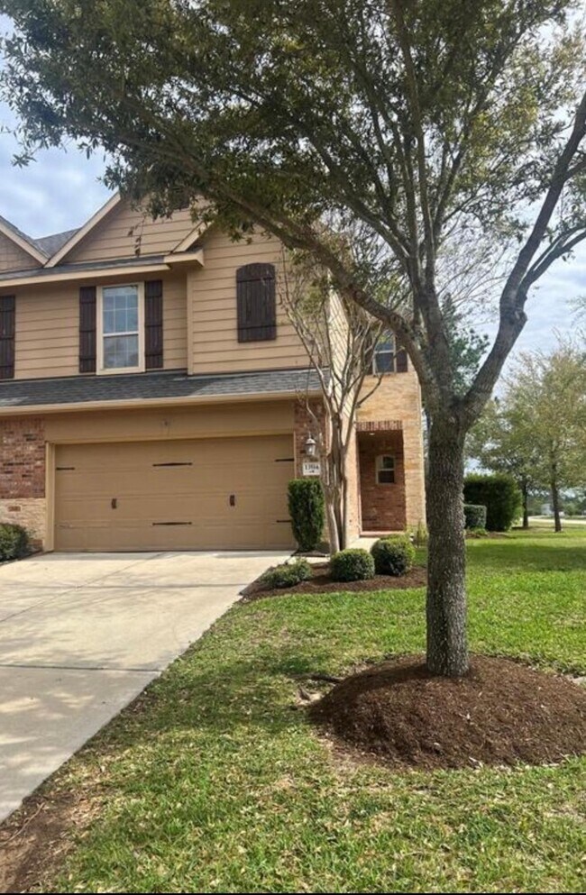 Foto del edificio - 13514 Fawn Lily Dr