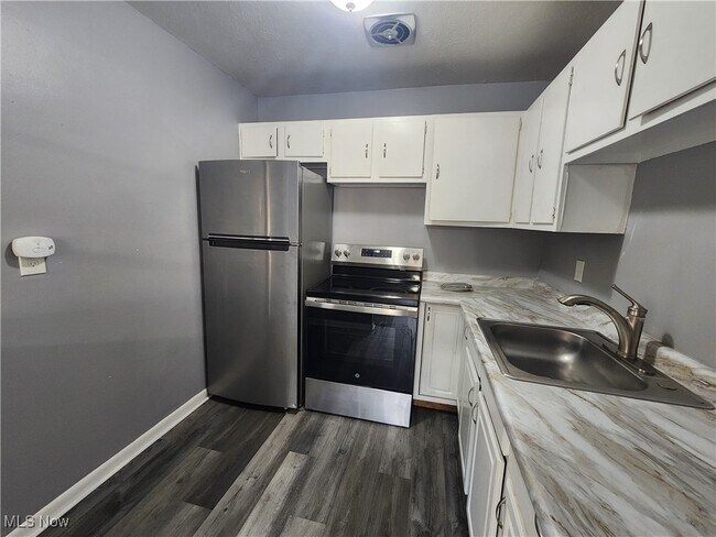 Building Photo - 26680 Tungsten Rd