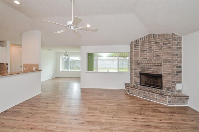 Building Photo - 1215 Three Forks Dr