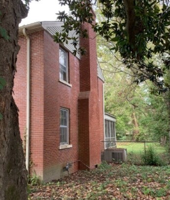 Building Photo - 1004 Porter St