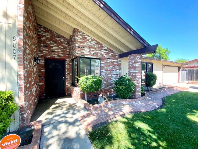 Foto del edificio - Remodeled 3 Bedroom 2 Bath Stonewood Estat...