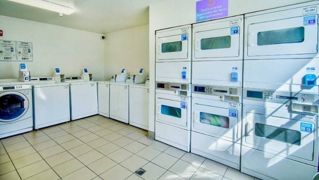 Foto del edificio - 4909 S Wendler Dr