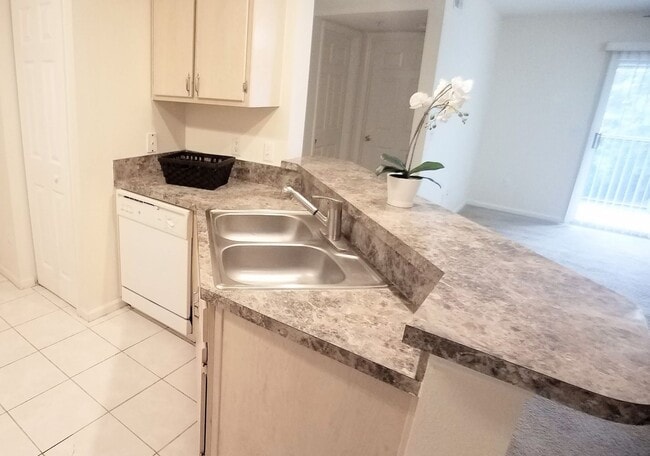 Beautiful 1/1 Condo x Rent @ The Crest at ... - Beautiful 1/1 Condo x Rent @ The Crest at ...