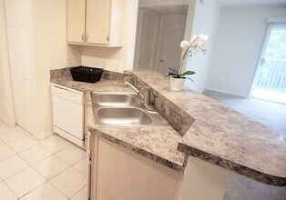 Building Photo - 802 Crest Pines Dr