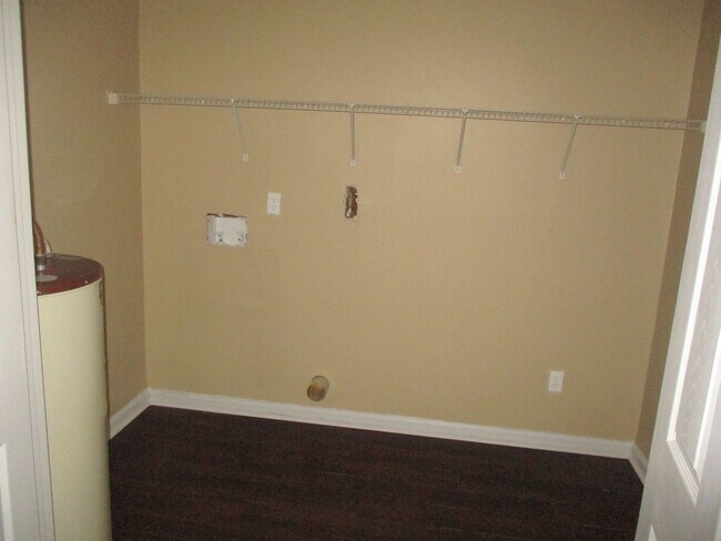 Building Photo - 2517 Cardinal St