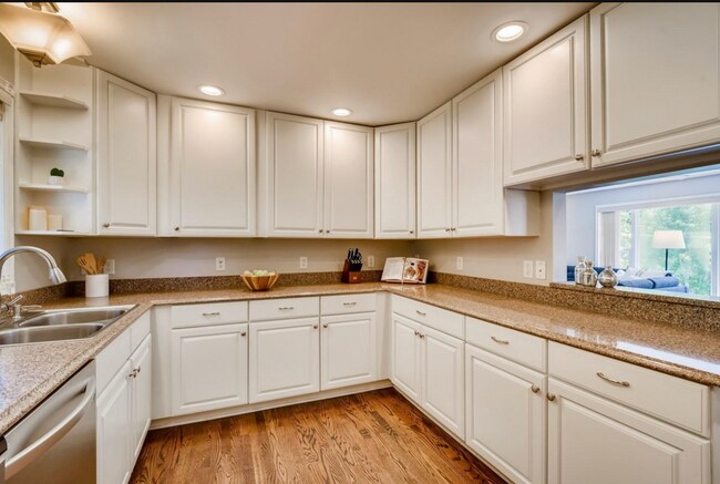 Foto del edificio - 5013 W 60th St