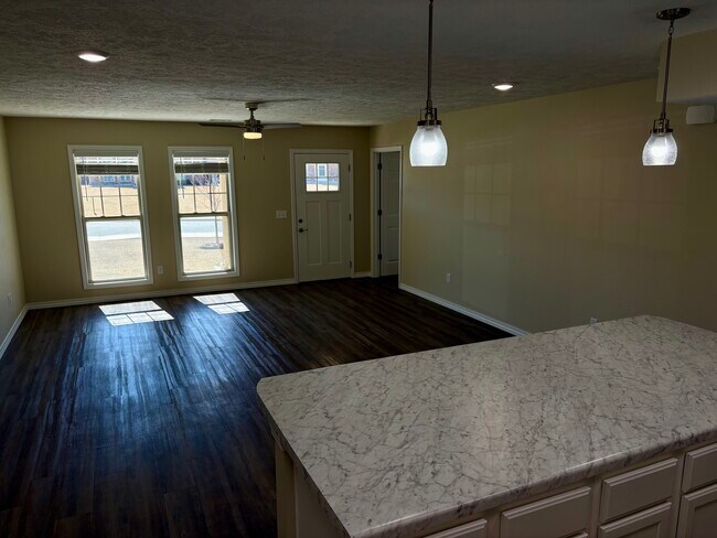 Sala de estar - 1906 Ontario Ct