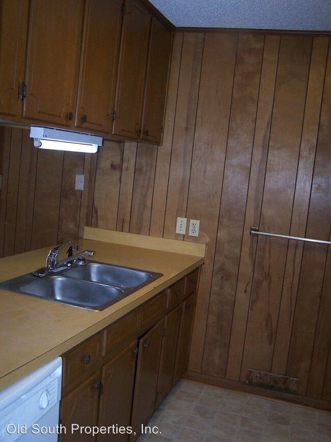 Building Photo - 8468 Old Spanish Trail Rd