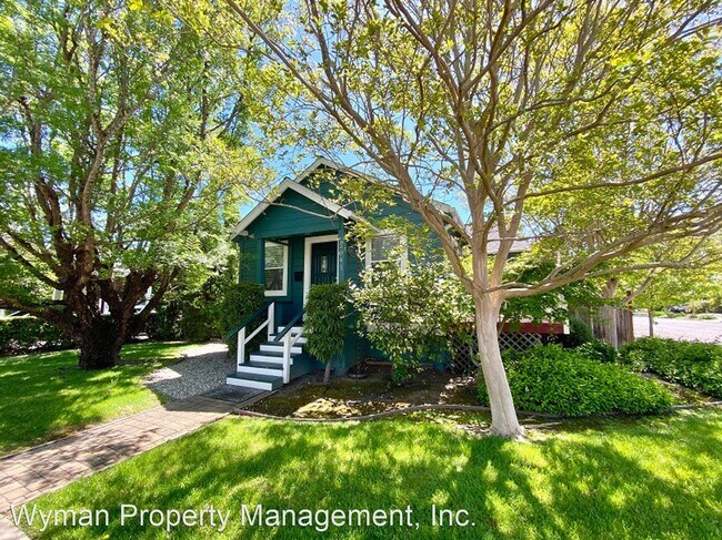 Building Photo - 2 br, 1 bath House - 2041 Oak Street