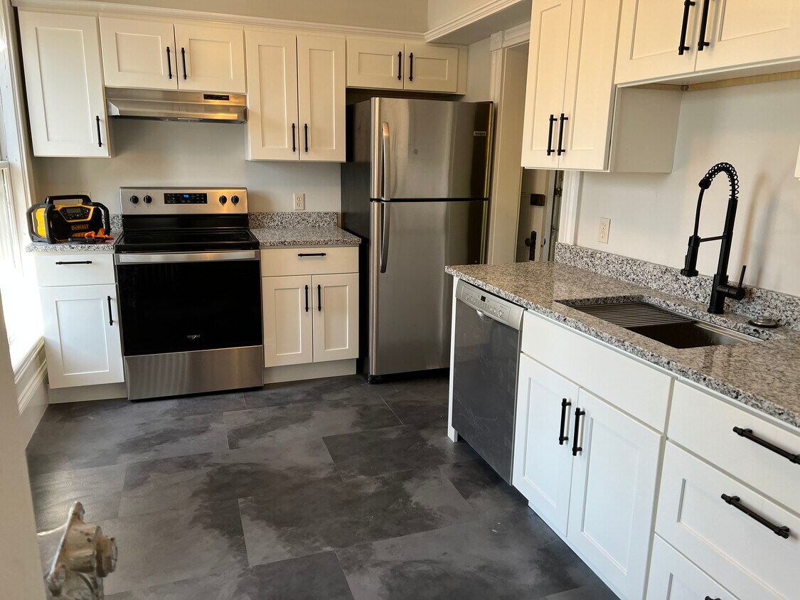 new kitchen and appliances - 6 Everett St