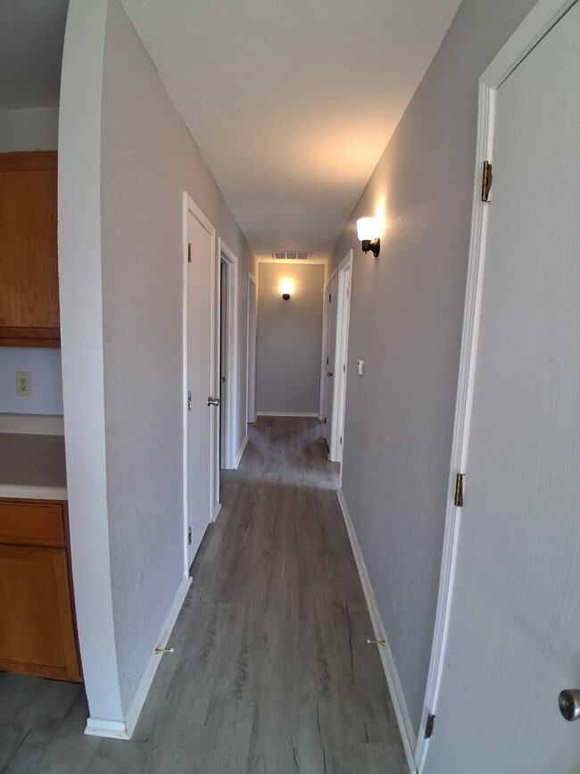 Foto del edificio - 32 Cypress Ave