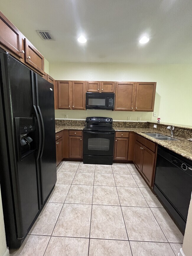 Foto del edificio - 3416 NW 14th Ct