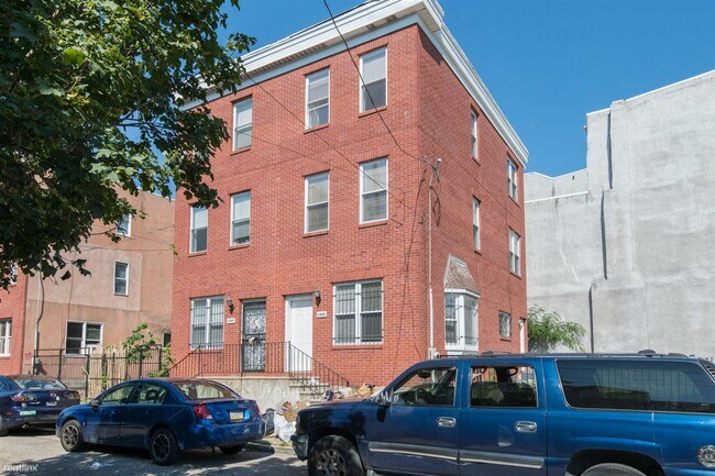 Foto del edificio - 4 br, 2 bath House - 1505 N BOUVIER ST Unit 2