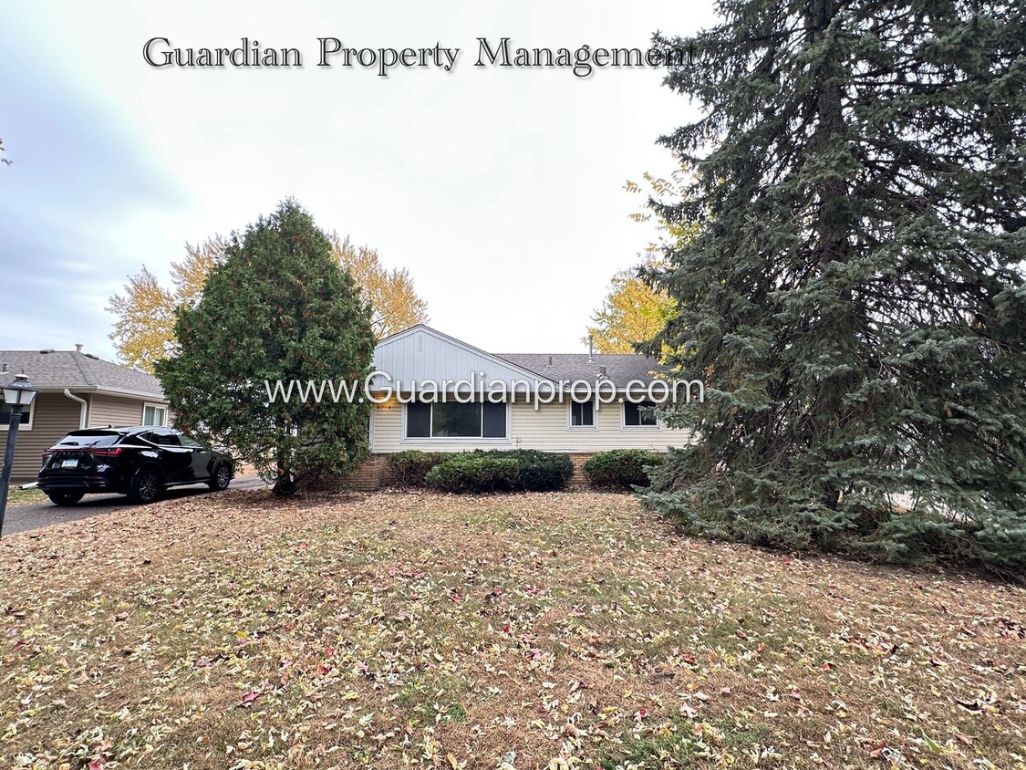 Primary Photo - Crystal Single Family Home, 2 Car Garage, ...