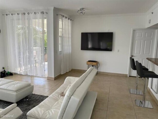 Foto del edificio - 1 br, 1 bath Condo - 3205 NE 184th St Apt ...