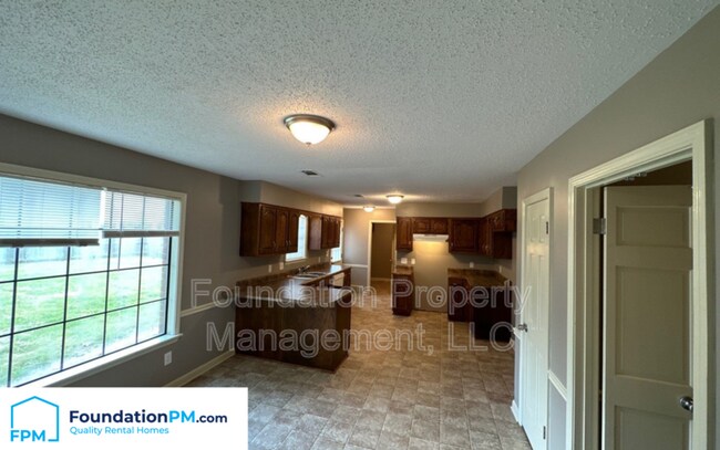 Foto del edificio - 8182 Creekside Cir S