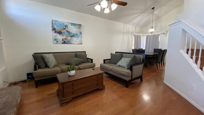 Foto del edificio - 812 Merriman Dr