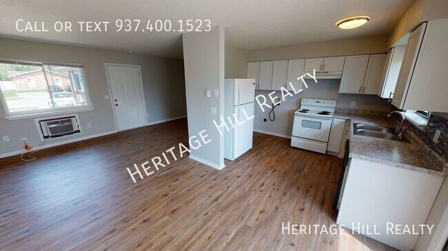 Building Photo - Renovated 2 Bedroom, 1 Bath Ranch Apartmen...