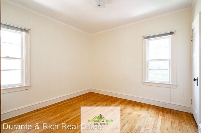 Building Photo - 2 br, 1 bath House - 1532 N Hawley Road