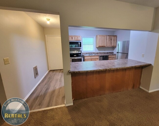 Building Photo - 4bd Upper Unit In Duplex Right Off New Market And Close To ASU