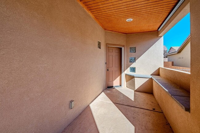 Foto del edificio - 6443 Los Cantos Ave