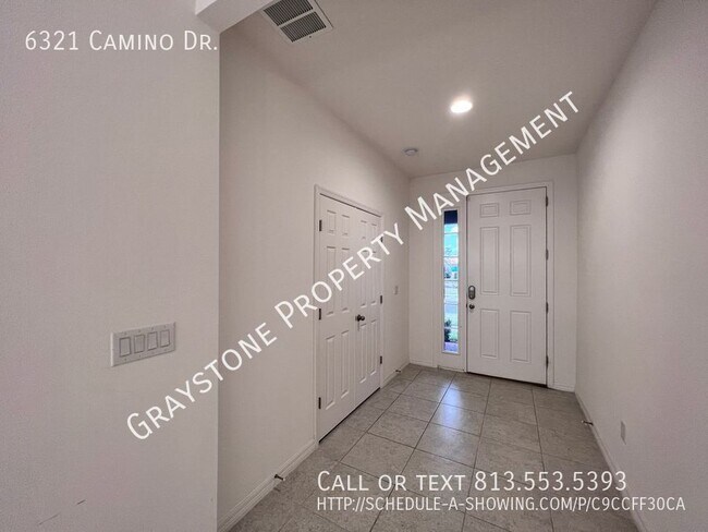 Foto del edificio - Beautiful townhome for rent in Apollo Beach