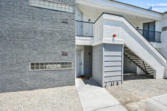 Building Photo - 3065 N 67th Ave