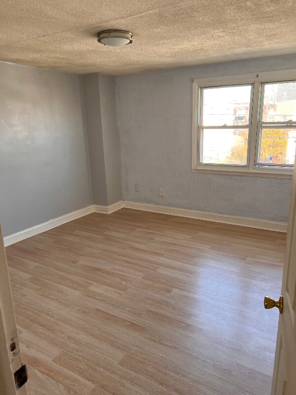 Foto del edificio - 7004 Clover Ln