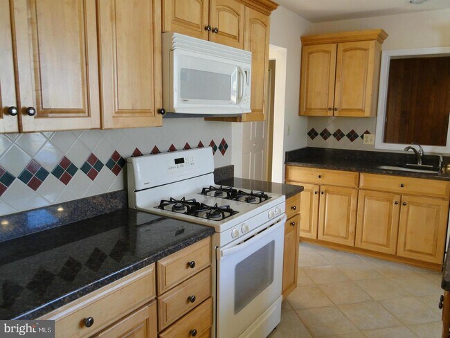 Building Photo - 12312 Sir Lancelot Dr