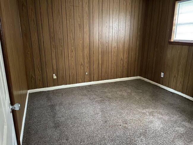 Building Photo - 5218 Field Dr