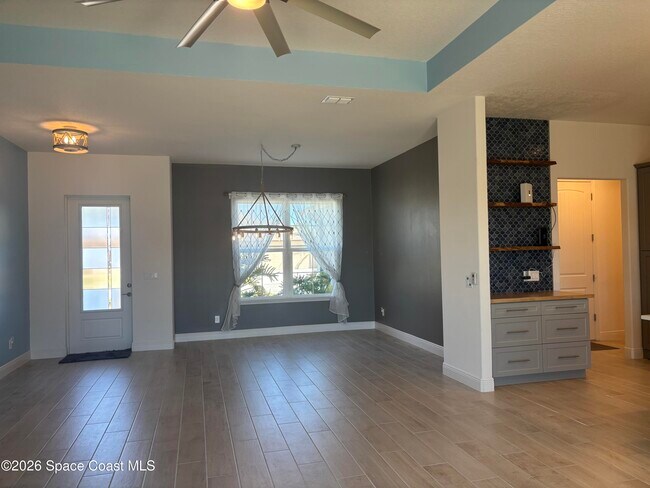 Foto del edificio - 718 Lyndall Ln