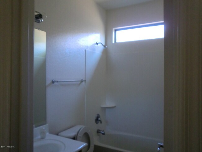 Foto del edificio - 6824 S Sunnyvale Ave