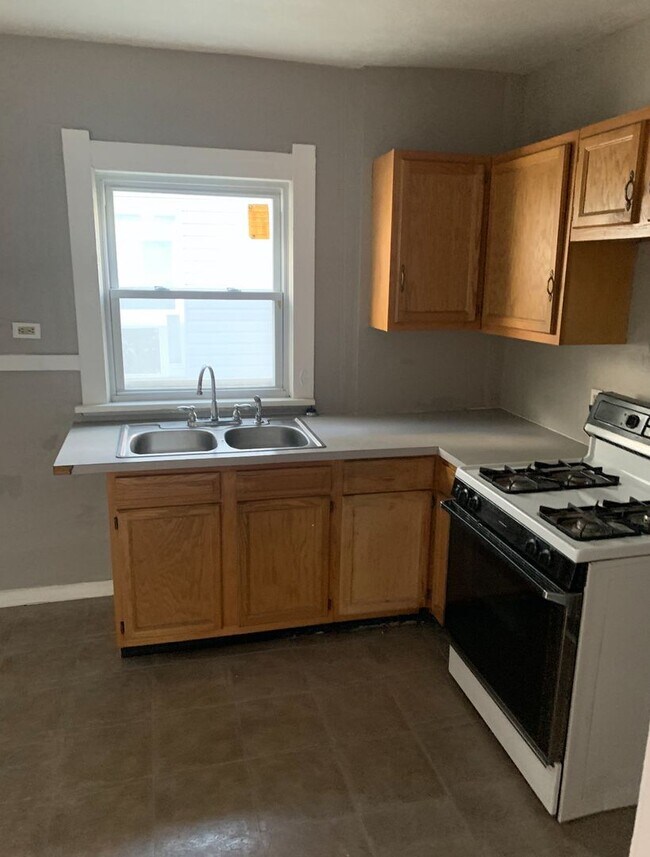 Foto del edificio - 3 Bed 1 Bath