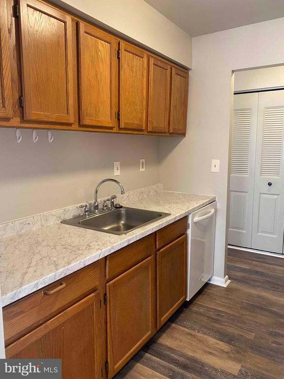 Foto del edificio - 3218 Valley Dr