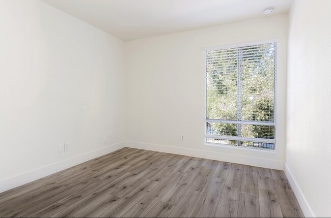 Foto del edificio - 1051 Rock Springs Rd