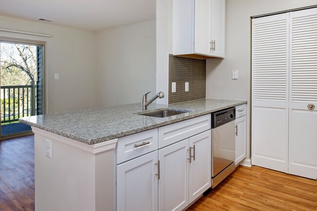 Interior Photo - Halstead Chantilly