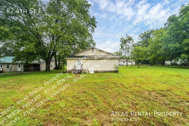 Building Photo - 82 4th St E