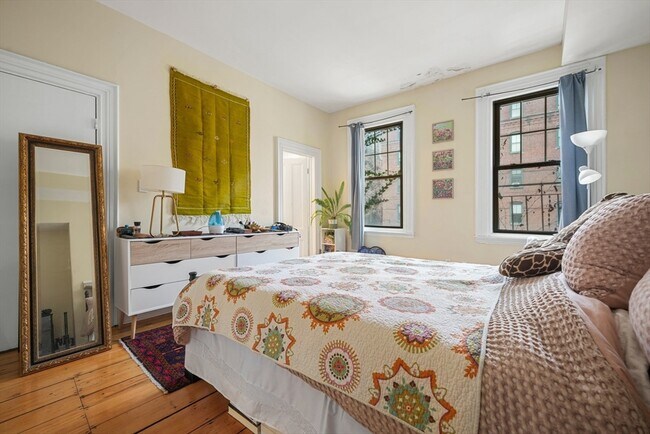 Foto del edificio - 100 E Brookline St