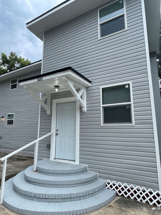 Foto principal - Duplex with Garage Apartment