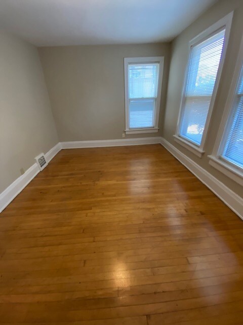 Foto del edificio - 2726 N Murray Ave