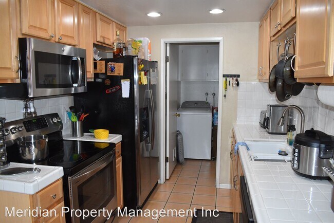 Building Photo - 2 br, 1.5 bath House - 826 Malibu Point Way