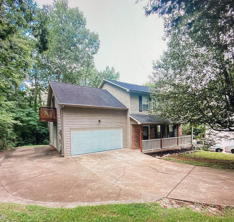 Primary Photo - 1324 E Woodshire Dr