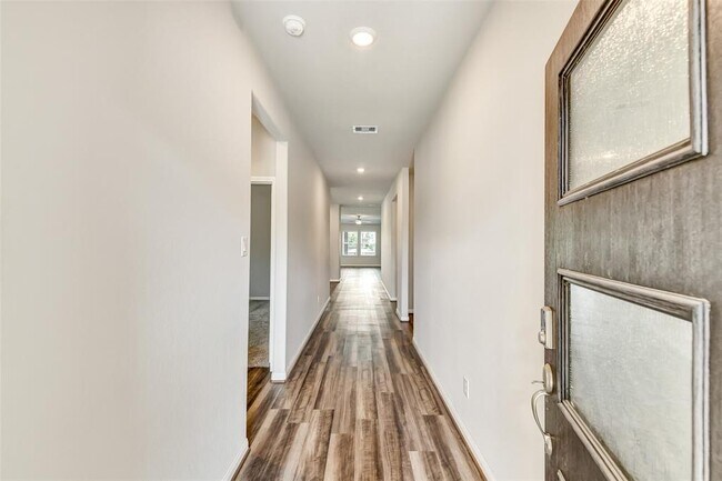 Building Photo - 1210 Oak Barrel Run