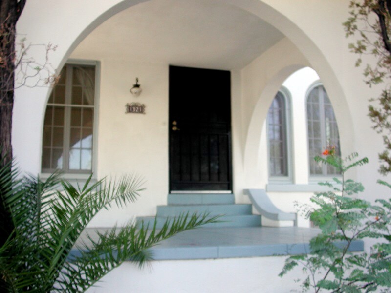 Primary Photo - 1321 N Euclid Ave