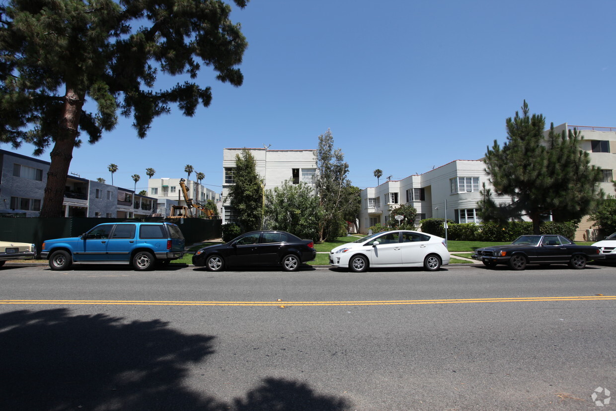 Primary Photo - Voss Apartments