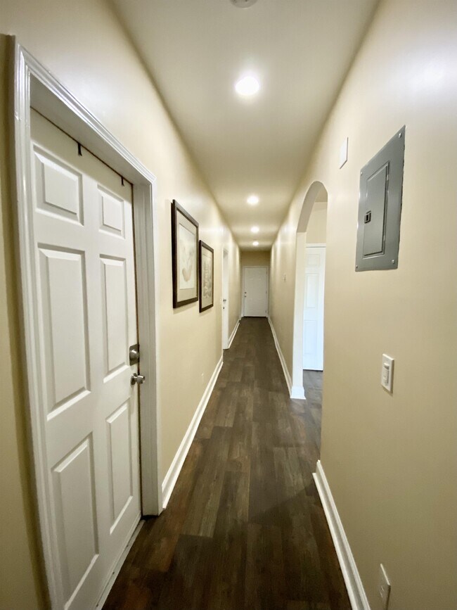 Foto del edificio - 836 Mitchell St SW